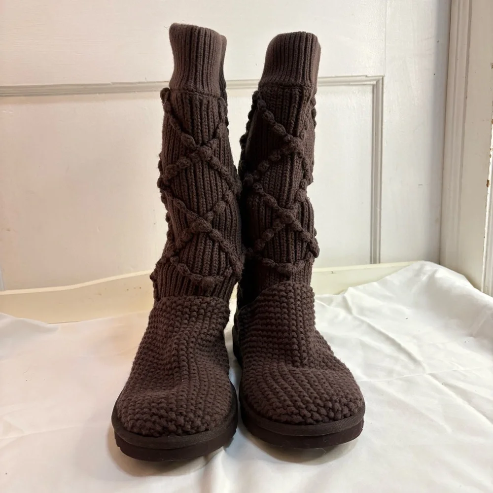 UGG Classic Argyle Knit Boots – Dark Brown